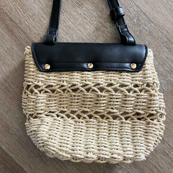 A New Day Small Straw Summer Crossbody Bag - Picture 6 of 7
